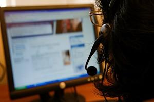 Accueil des élèves au forum d'information et d'inscription du Cnam, consultation informatisée. 